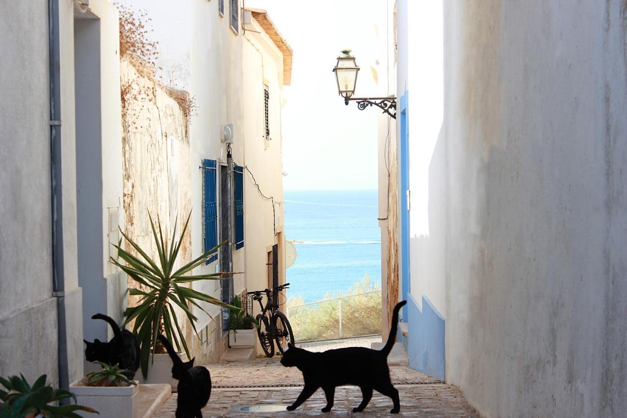 Warm Yellow Albufeira Dış mekan fotoğraf